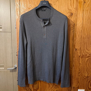 톰포드 헨리넥 니트 판매 합니다.