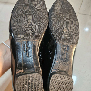 페레가모 바라 플랫 6(230)사이즈