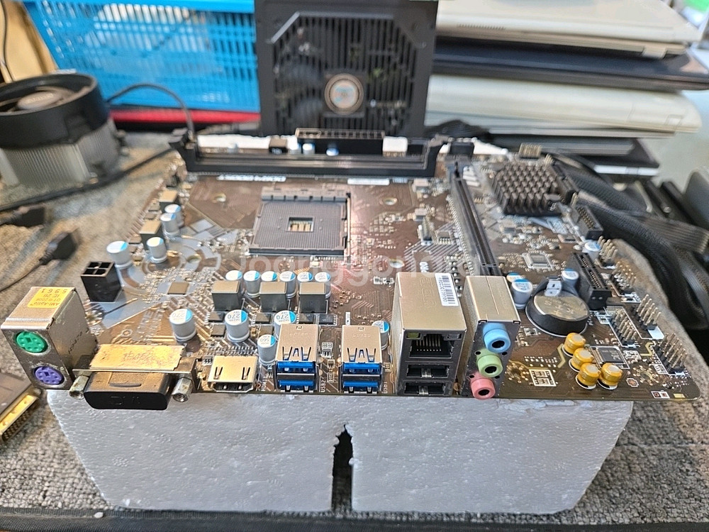 보드<7> msi a320m apro 백패널없음--1