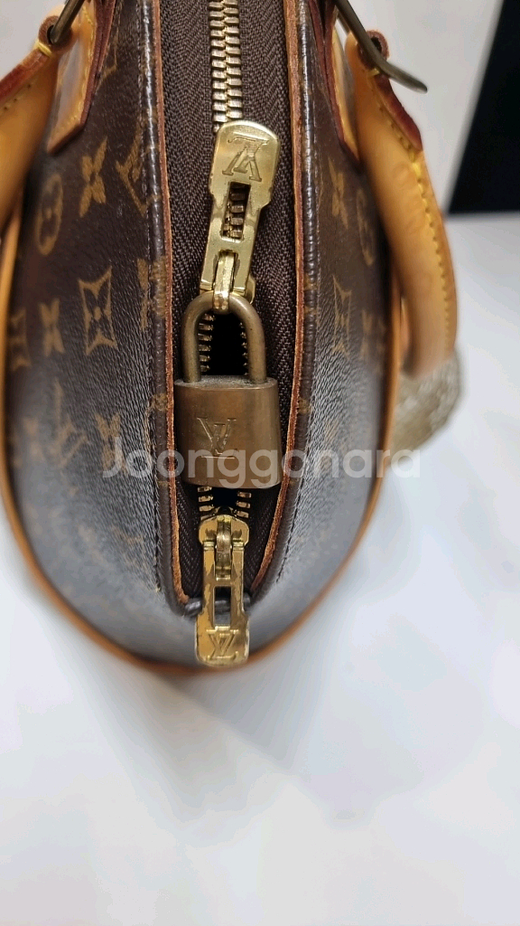 루이비통 몽테뉴 가방 정품입니다.--4