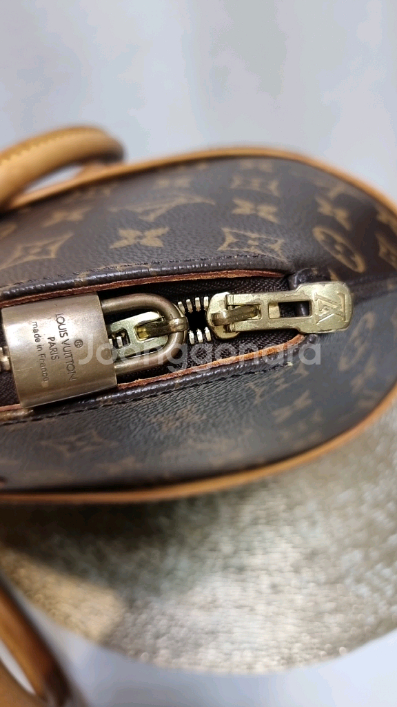 루이비통 몽테뉴 가방 정품입니다.--6