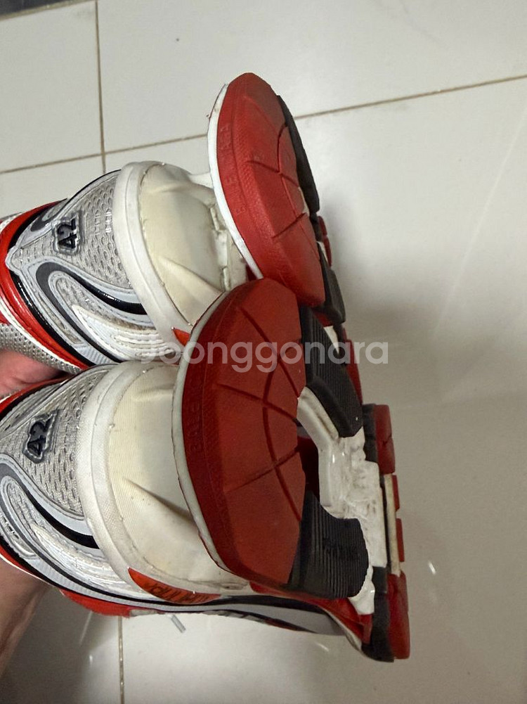 발렌시아가 엑스팬더 레드 실버 42사이즈--8