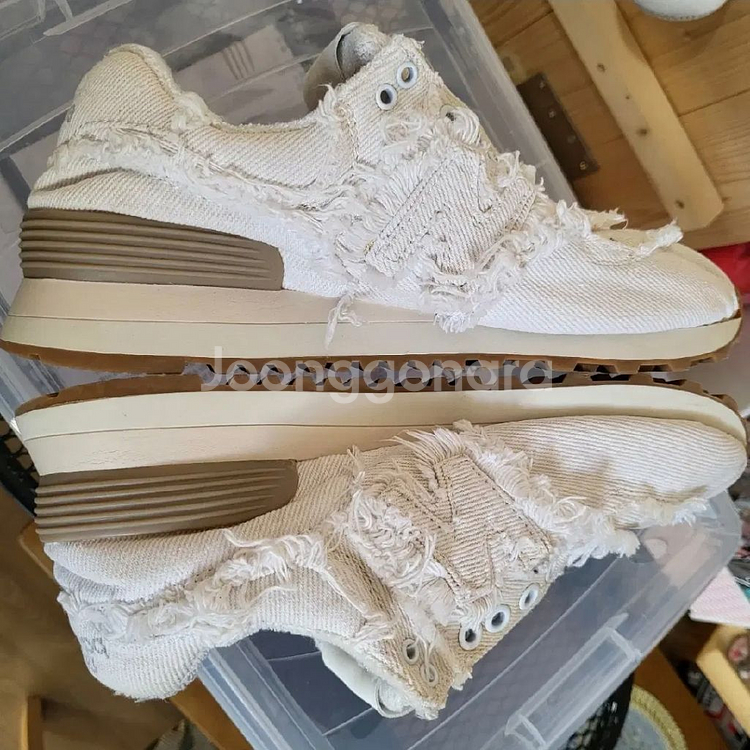 정품 미우미우 뉴발란스574 최상 39 245~250--1