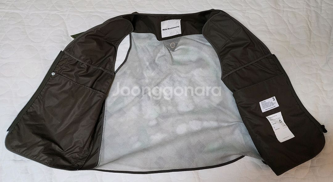 화이트 마운티니어링 베스트 팝니다 / 사이즈 100--6