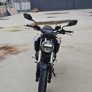 혼다cb125r/18년식/18@@@km/250만원/승차