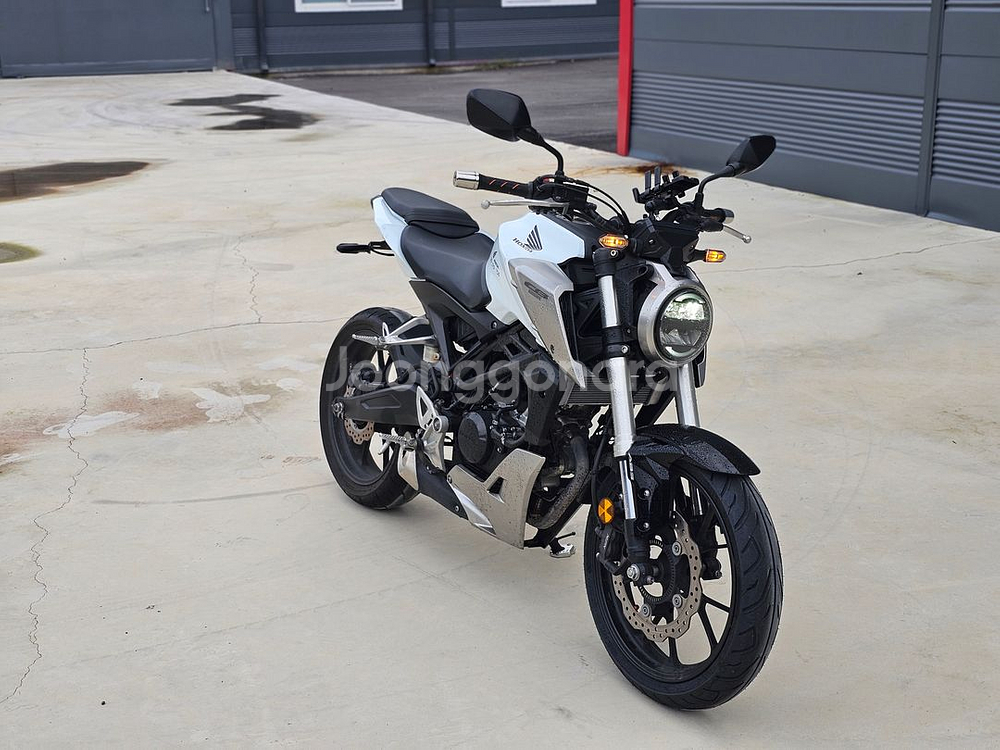 혼다cb125r/18년식/18@@@km/250만원/승차--2