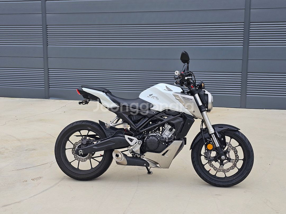 혼다cb125r/18년식/18@@@km/250만원/승차--4