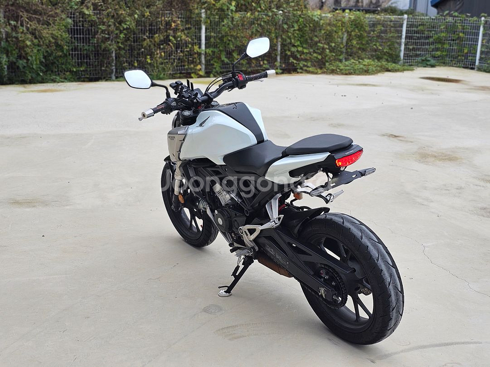 혼다cb125r/18년식/18@@@km/250만원/승차--7