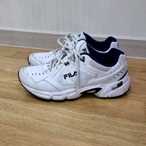 FILA필라 운동화 250(남성용) 팝니다. 이미지