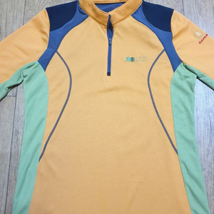 코오롱 아웃도어 반집업 90 사이즈입니다