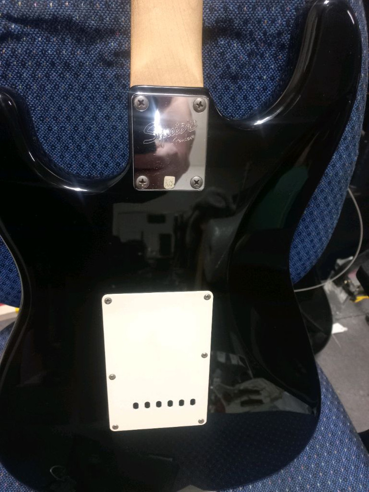 스콰이어 펜더 STRAT 어피니티 일렉기타 이미지