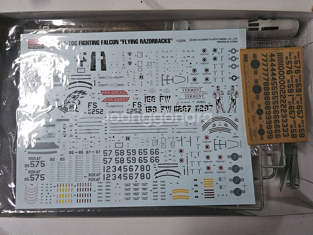 아카데미과학 KF-16C 1/48 리미티드 에디션--1