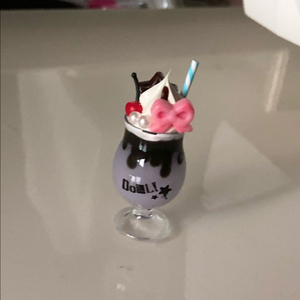 토이스피릿츠 DOLLY CAFE 돌리카페 파르페 디저
