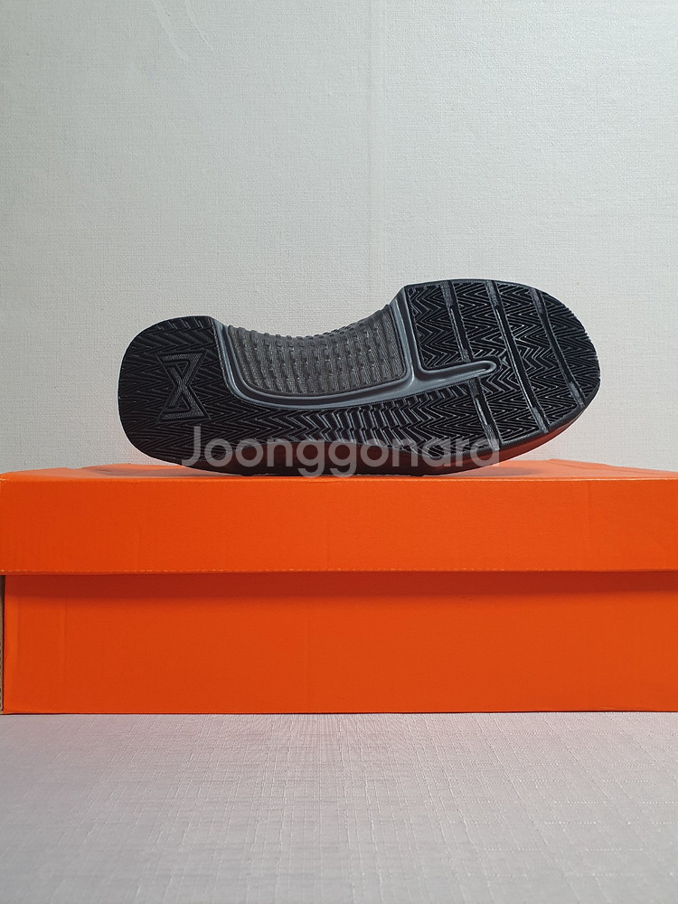 미사용 새상품 245mm 나이키 메트콘9 스모크그레이--6