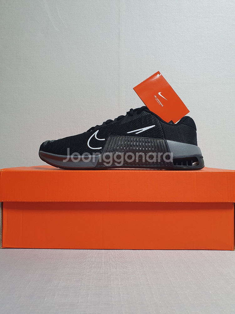 미사용 새상품 245mm 나이키 메트콘9 스모크그레이--5