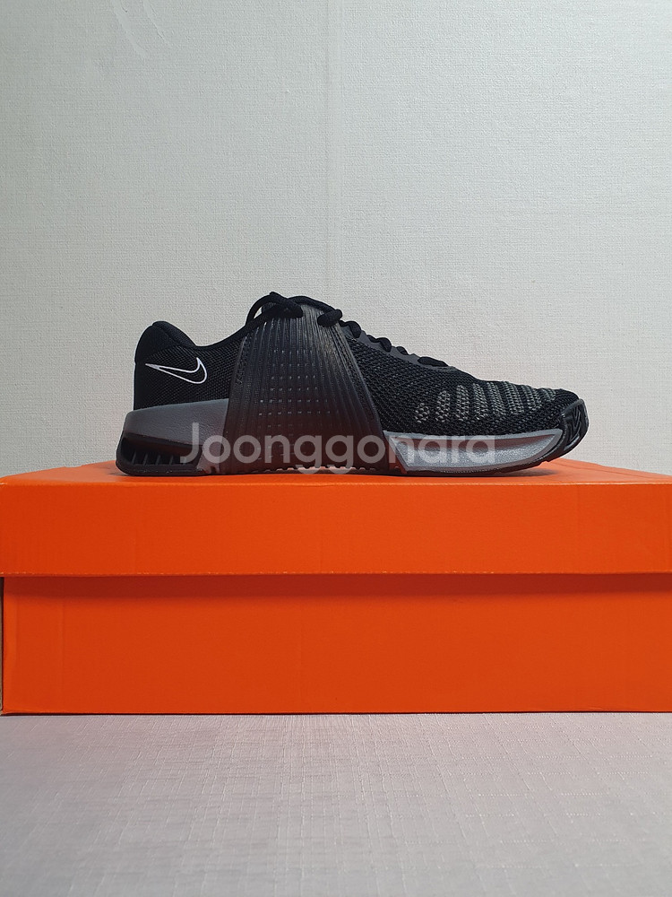 미사용 새상품 245mm 나이키 메트콘9 스모크그레이--4