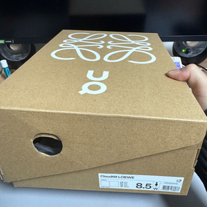 온 x 로에베 클라우드 틸트 올화이트