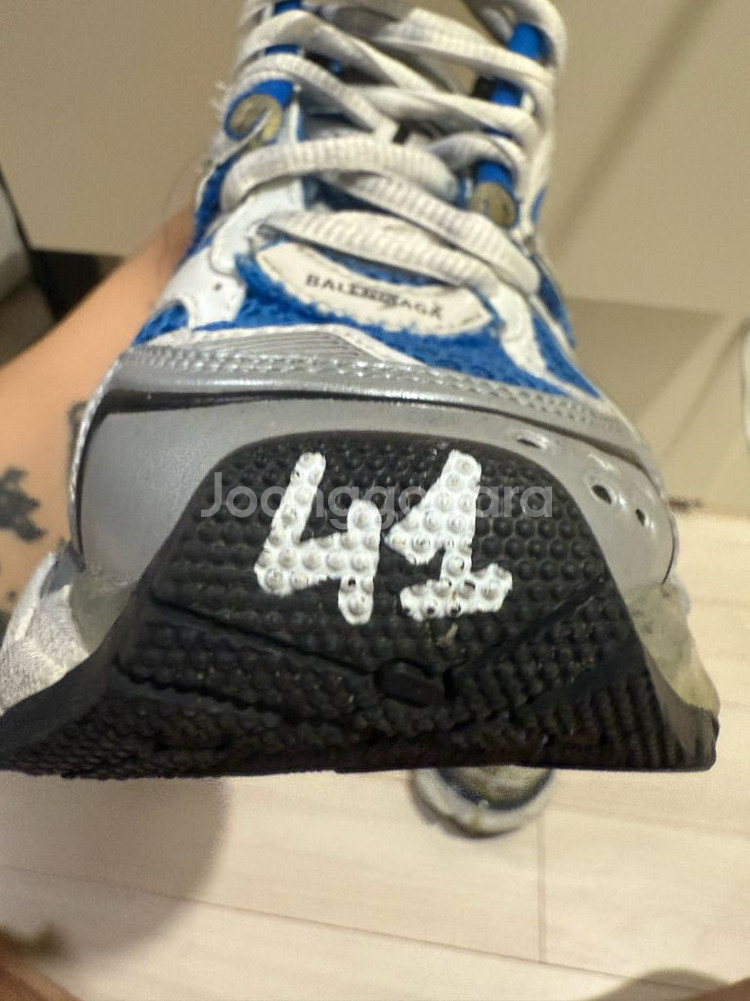 발렌시아가 러너 스니커즈 41사이즈--2