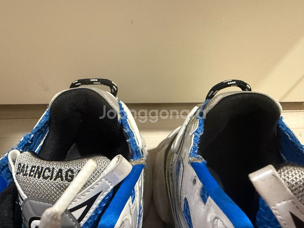 발렌시아가 러너 스니커즈 41사이즈--5