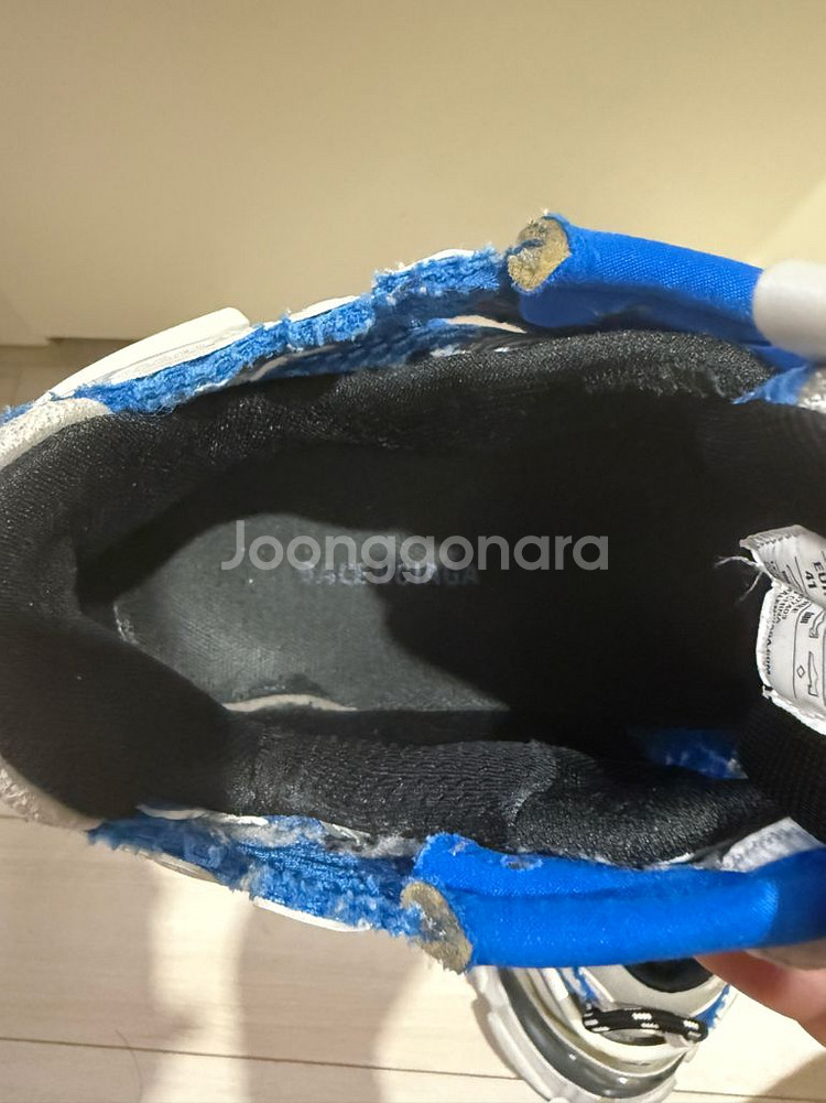 발렌시아가 러너 스니커즈 41사이즈--6