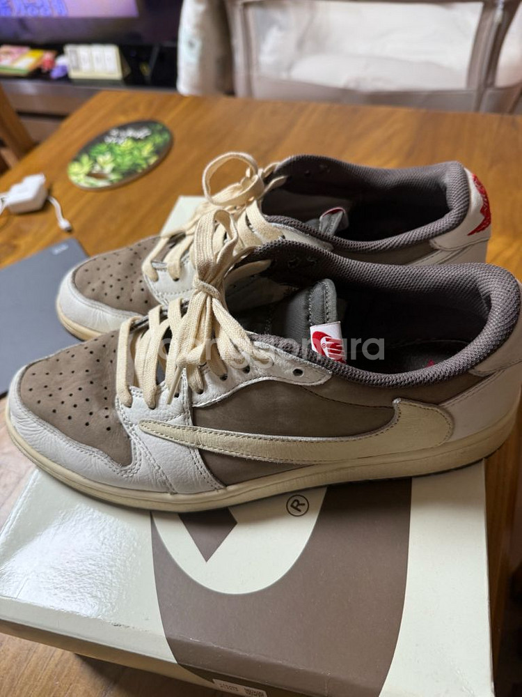 나이키 트레비스스캇 리버스모카 (285)--1