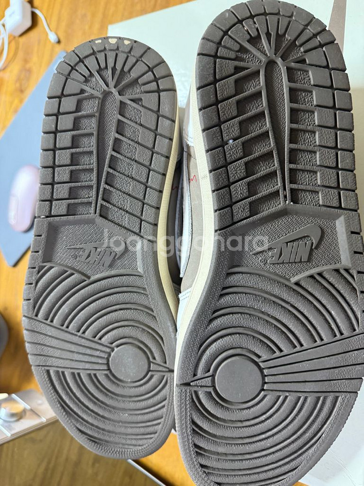 나이키 트레비스스캇 리버스모카 (285)--3