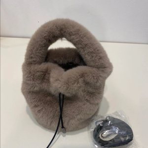 여성 퍼 가방 새상품