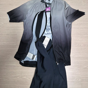 아소스 자전고 의류