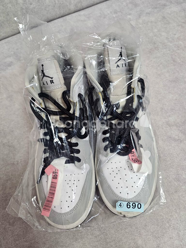 (W) Jordan 1 Mid Grey Fog 260--0