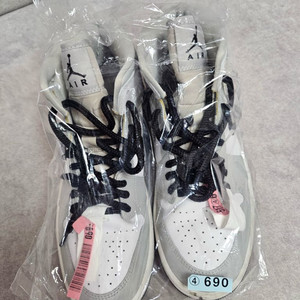 (W) Jordan 1 Mid Grey Fog 260