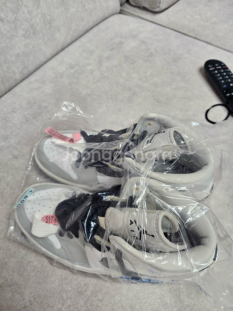 (W) Jordan 1 Mid Grey Fog 260--1