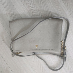 빈폴 크로스백 새상품