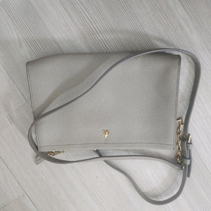 빈폴 크로스백 새상품