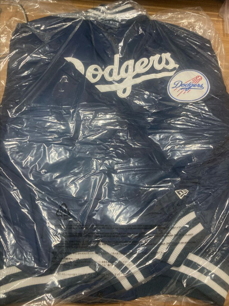 뉴에라 스타디움자켓 새상품 팝니다--1