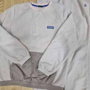 베네통 키즈 145. 아동 150 상하복.