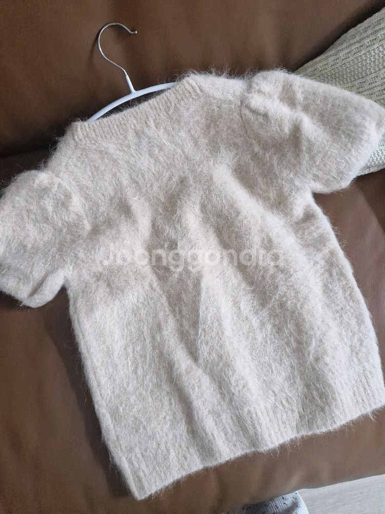 시에 펄리 브이넥 퍼프 가디건 베이지 F--4