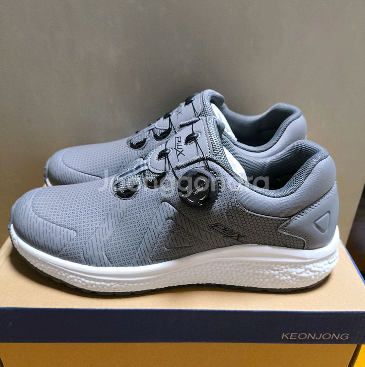 [(새상품)]다이얼 런닝화 265 운동화 프로월드컵--0