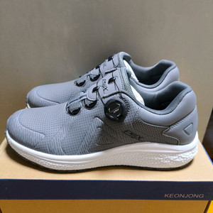 [(새상품)]다이얼 런닝화 265 운동화 프로월드컵