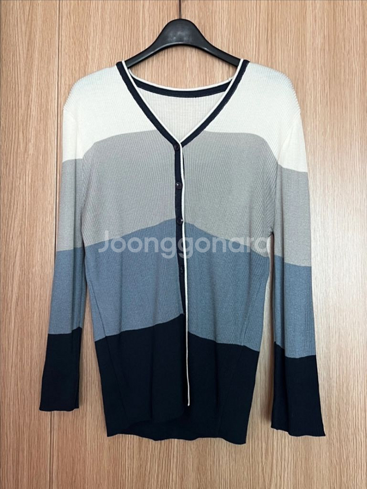 꼼빠니아 브이넥 니트 가디건 (새옷)--0