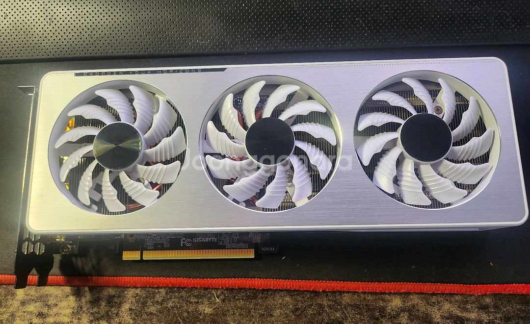 기가바이트 RTX 3060 Ti 비젼 화이트--0