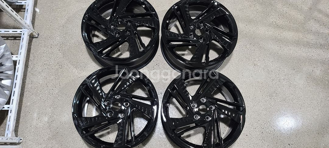 아반떼 CN7 블랙유광 18인치 순정휠 대품판매20만원--0