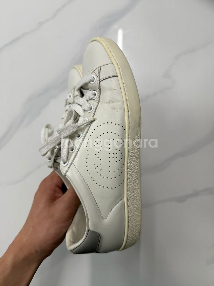 구찌 GG 엠보스 레더 스니커즈(정품)--2