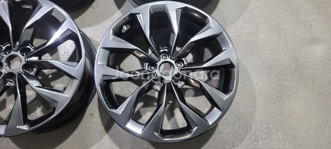 쏘렌토 mq4 고스트크롬 20인치 순정휠 대품판매20만--1