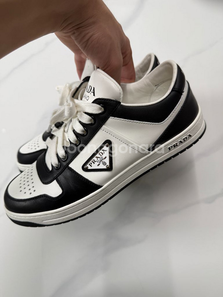 프라다 범고래 로고 스니커즈(정품)--1