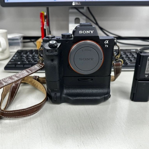 소니 a7m2 + 렌즈 1개 팝니다.