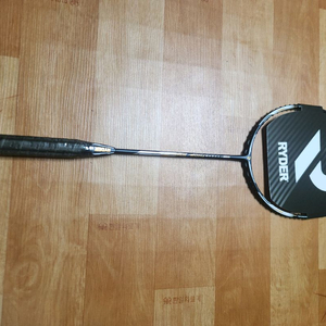 라이더 토르 100 배드민턴 라켓