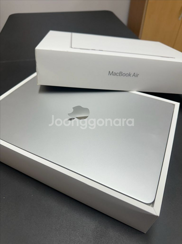 맥북 에어 M4 13인치 256GB 거의새거!!!--0