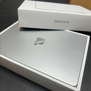 맥북 에어 M4 13인치 256GB 거의새거!!!