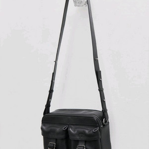 유스 / 25FW 레더 카메라 백 / OS