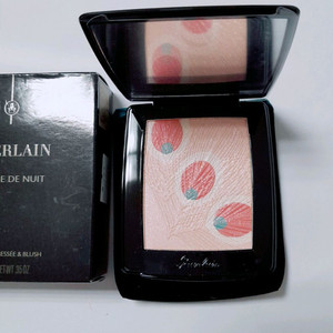 겔랑 한정 깃털 하이라이터